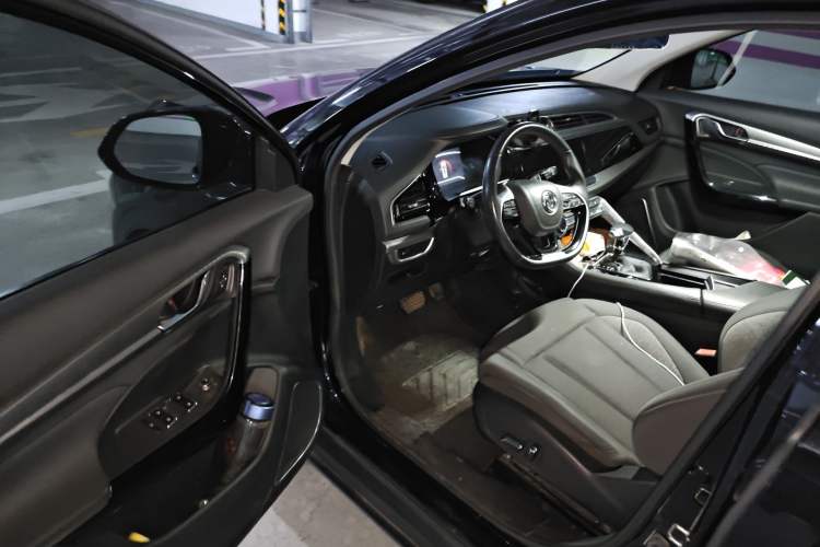 Used Dongfeng Aeolus AX7 2020 1.6T Automatic AI Pioneer Model China VI Standard
