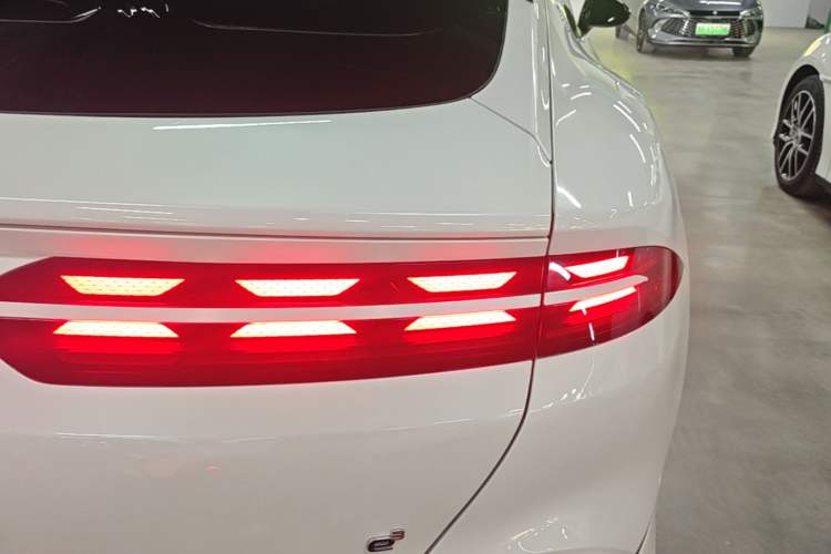 Used Denza Z9GT 2024 1100 Four-Wheel Drive Max Edition Exterior 3