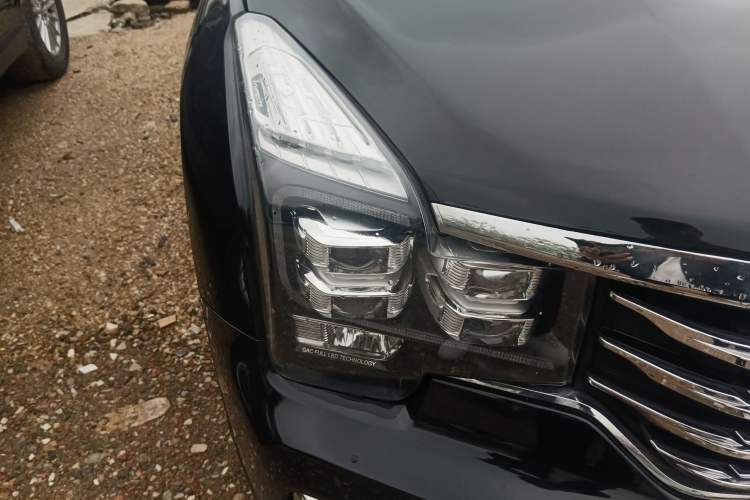 Used GAC Trumpchi GS8 2017 320T Two-Wheel Drive Luxury Smart Connectivity Version (7 Seats) Right Front Headlight