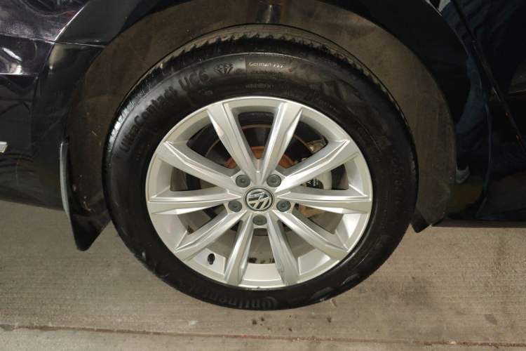 Used Volkswagen Passat 2017 330TSI DSG Luxury Edition Right Rear Wheel Hub