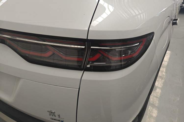 Used BYD Song L DM-i 2025 Intelligent Driving Version 112 km Leading Trim Right Rear Taillight