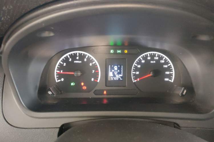 Used FORTHING Lingzhi PLUS 2021 2.0L Manual Luxury 7-Seater Instrument Cluster