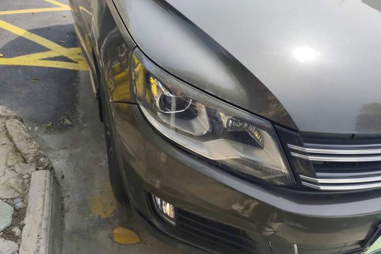 Used Volkswagen Tiguan 2015 1.8TSI Automatic All-Wheel-Drive Luxury Model
