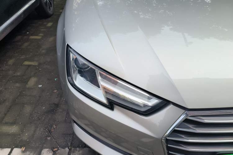 Used Audi A4L 2017 40 TFSI Ambition Edition
