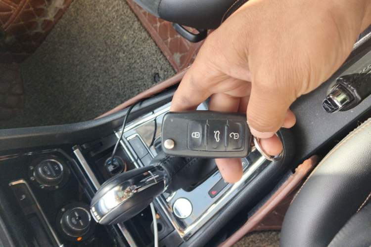 Used Volkswagen C-TREK 2018 230TSI DSG Luxury Version Vehicle Key