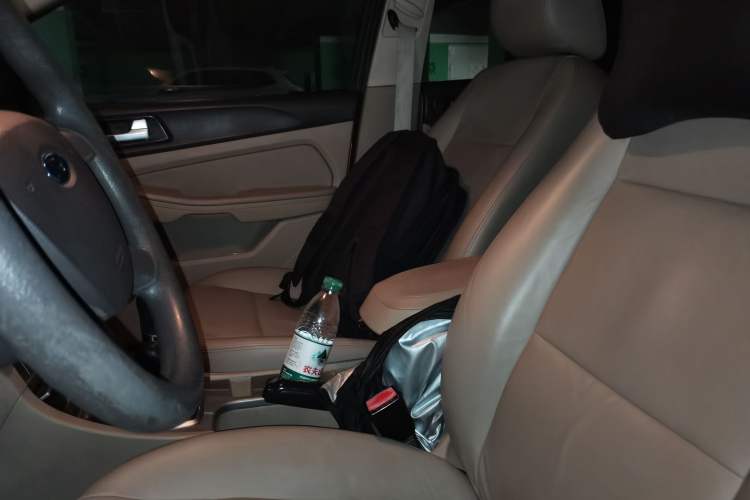 Used Ford Focus 2011 Sedan 1.8L Manual Comfort Model
