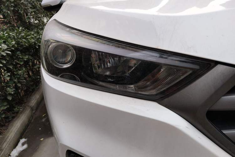 Used Hyundai Tucson 2015 2.0L Automatic Two-Wheel Drive Smart Version
