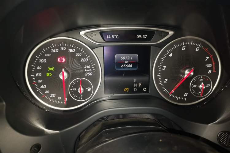 Used Mercedes-Benz A-Class 2016 A 200 Dynamic Edition Odometer Close Up