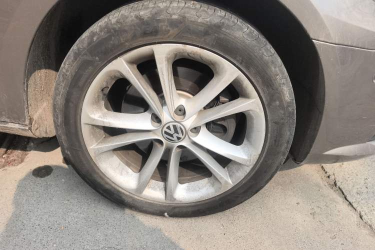 Used Volkswagen FAW-Volkswagen CC 2012 2.0 TSI Ultimate Edition Right Front Wheel Hub