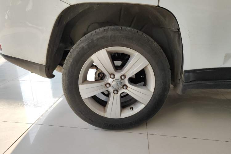 Used Jeep Compass (Import) 2015 2.0L two-wheel drive sport version