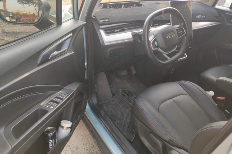 Used NETA V 2022 Chao 300 Lite Lithium Iron Phosphate Interior 3