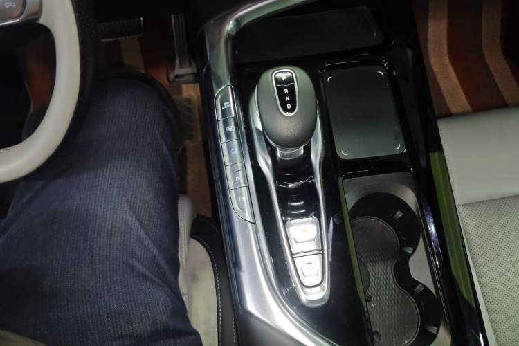 Used VOYAH FREE 2022 DNA Pure Electric Model Gear Lever