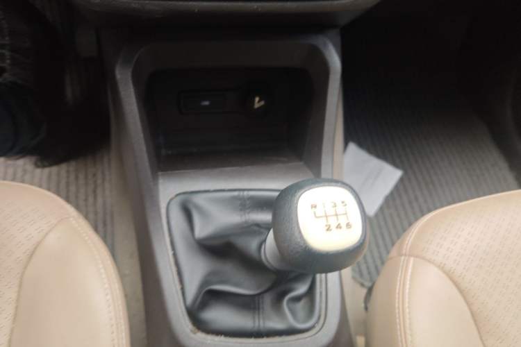 Used Wuling Hongguang 2019 1.5L S Comfort Edition China VI LAR Gear Lever