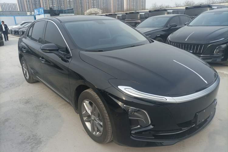 Used Hongqi E-QM5 2025 500km Range Commuter Version