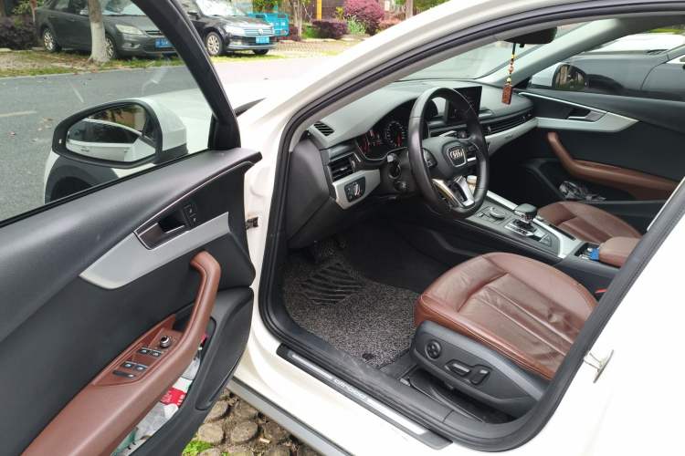 Used Audi A4 2017 45 TFSI allroad quattro Fashion Edition Driver Seat