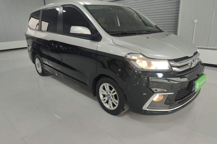 Used Huasong 7 2017 2.0T Automatic Standard Edition
