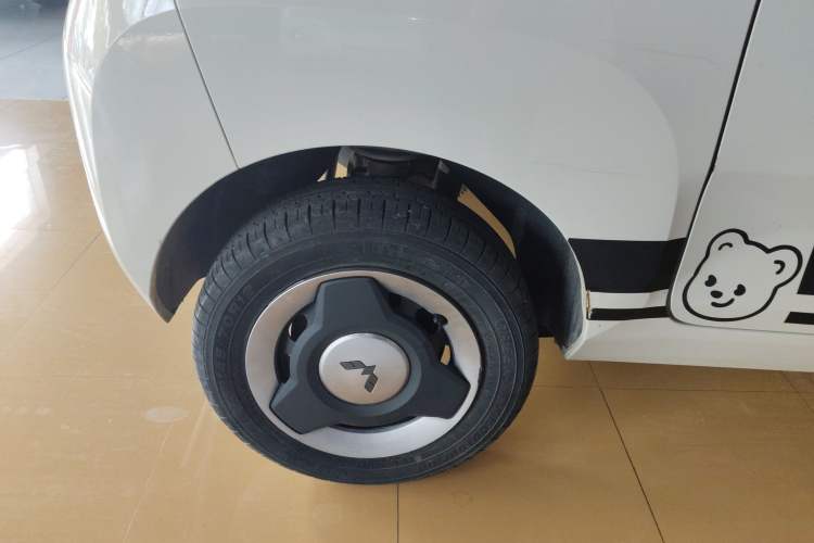 Used Wuling Hongguang MINIEV 2022 Macaron Premium Model – Lithium Iron Phosphate Right Rear Wheel Hub