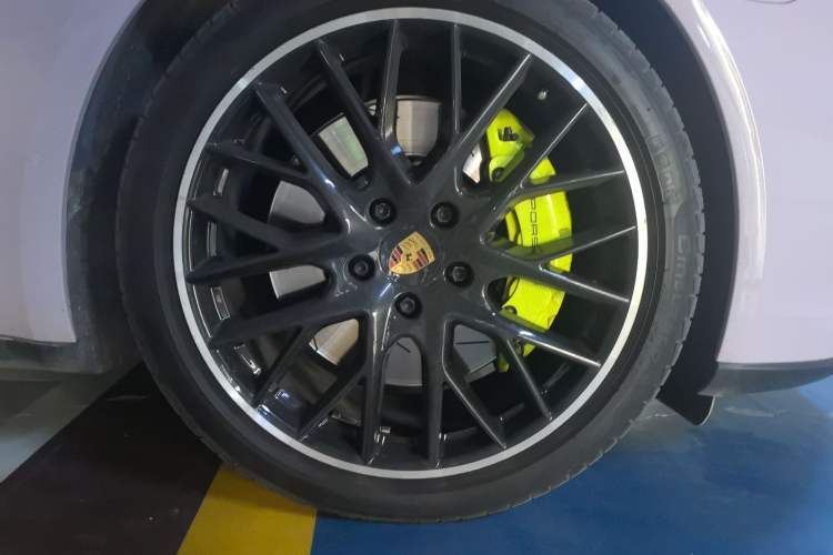 Used Porsche Panamera 2017 Panamera 4 E-Hybrid Executive Long Wheelbase 2.9T Right Front Wheel Hub