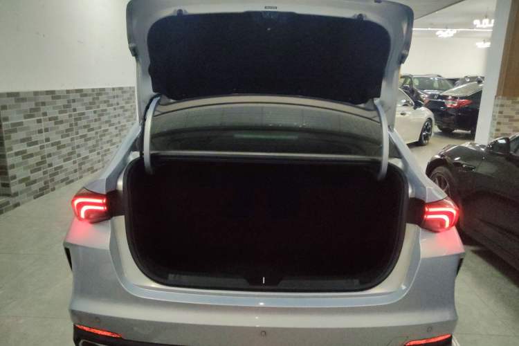 Used GAC Trumpchi EMPOW 2023 Shadow Leopard H High-Energy Hybrid Edition Trunk