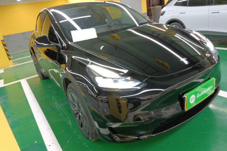 Used Tesla Model Y 2023 Long-Range All-Wheel-Drive Version
