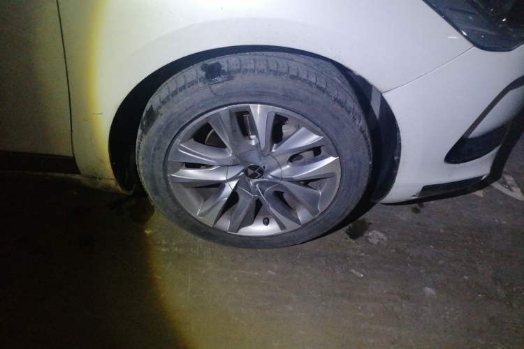 Used DS 5 2015 1.6T Luxury Edition THP160 Right Front Wheel Hub