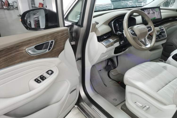 Used Roewe iMAX8 2023 400TGI Comfort Edition