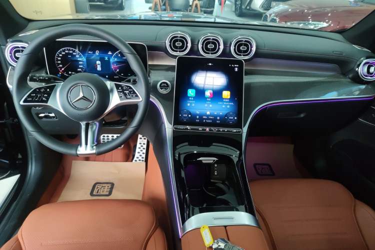 Used Mercedes-Benz GLC 2025 Refresh GLC 260 L 4MATIC Dynamic Edition Audio And AC Panel