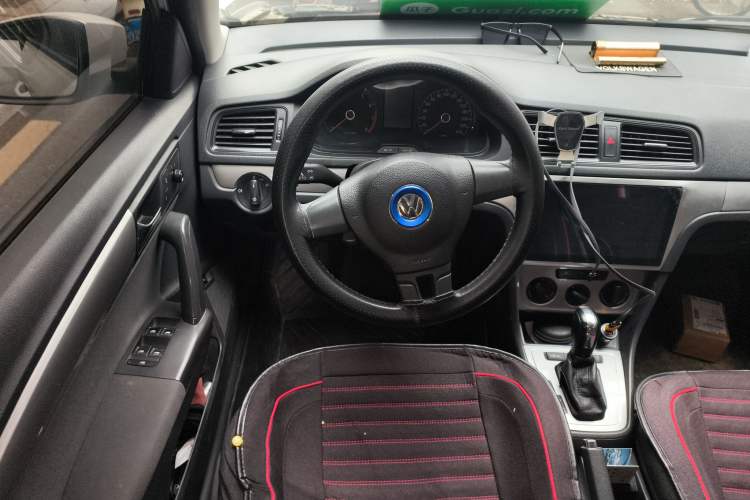 Used Volkswagen Lavida 2013 Revised Classic 1.6L Automatic Fashion Edition
