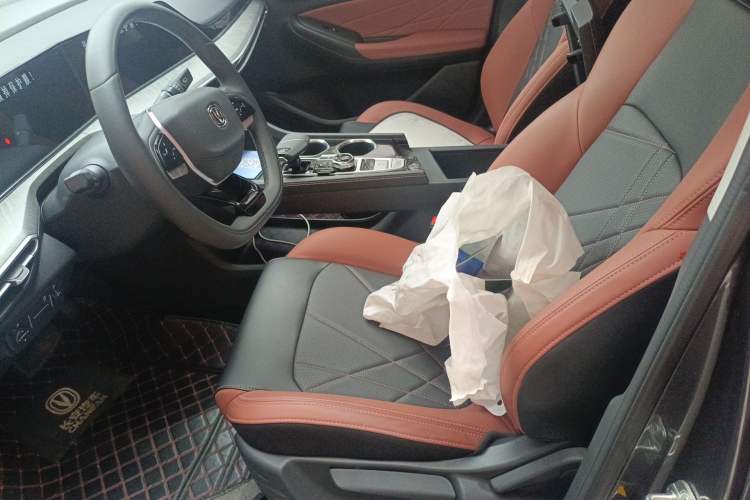 Used CHANGAN Eado 2023 Changan Edition PLUS Blue Whale NE 1.4T GDI DCT Prestige Version
