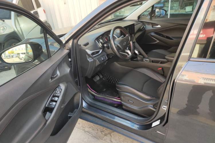 Used Chevrolet Orlando 2020 Light Hybrid Redline 530T Automatic Enjoyment Edition (5+2 Models)