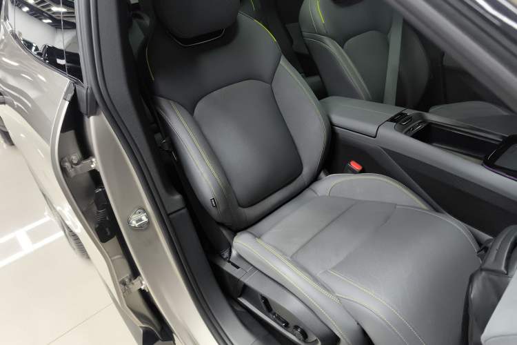 Used Lynk & Co 08 EM-P 2023 245km Ultra-Long Range Halo