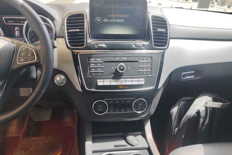 Used Mercedes-Benz GLE Coupe 2017 GLE 400 4MATIC Coupe SUV Audio And AC Panel