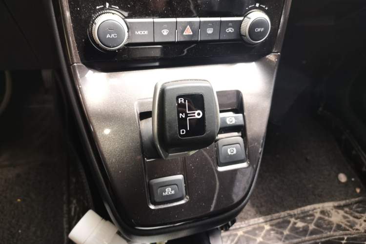 Used ORA iQ 2018 High-Range Version Smart Connectivity Model