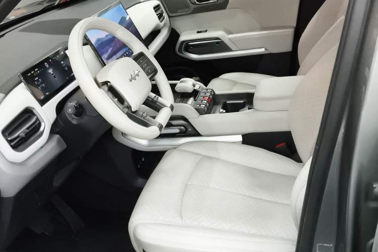 Used Formula Leopard Titanium 3 2025 501KM All-Wheel Drive Intelligent Driving Ultra Version
