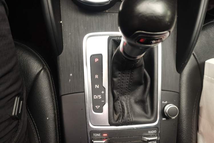 Used Audi A3 2015 Limousine 35 TFSI Millionth Anniversary Comfort Model Gear Lever