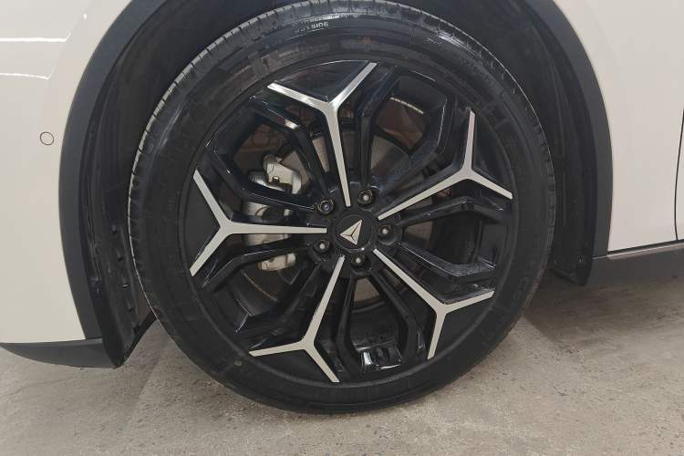 Used Deepal L07 2025 230 Ultra Qiankun Intelligent Driving ADS SE Range-Extended Version