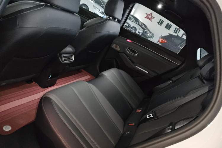 Used BYD Qin L 2025 DM-i Smart Drive 120KM Superior Model
