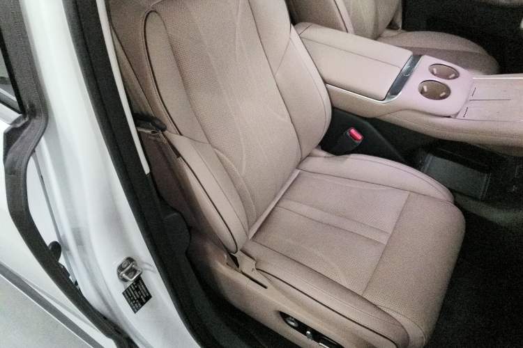 Used XPeng X9 2025 740 Ultra-Long Range Max
