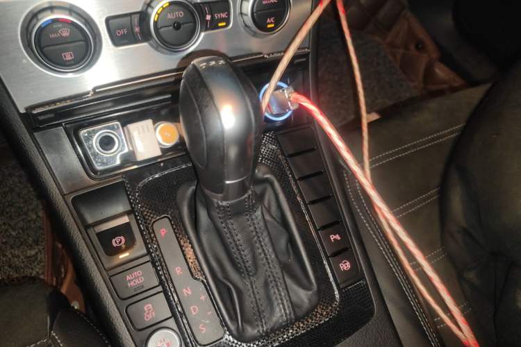 Used Volkswagen FAW-Volkswagen CC 2013 1.8TSI Luxury Model Gear Lever