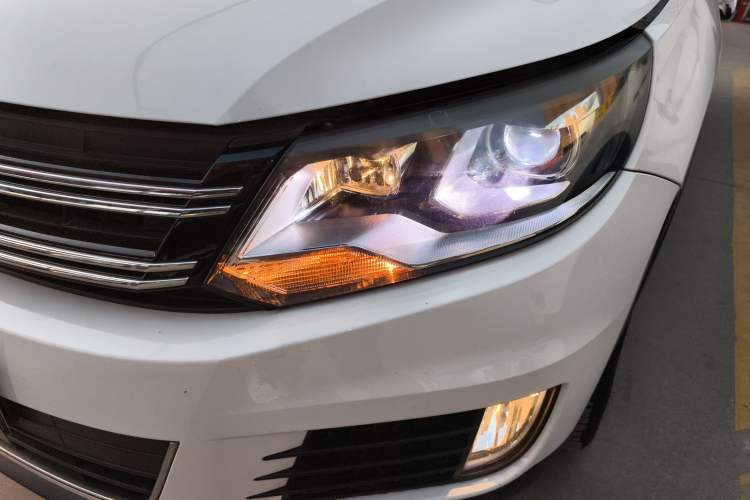 Used Volkswagen Tiguan 2013 1.8 TSI Automatic Two-Wheel Drive Comfort Edition Left Front Headlight