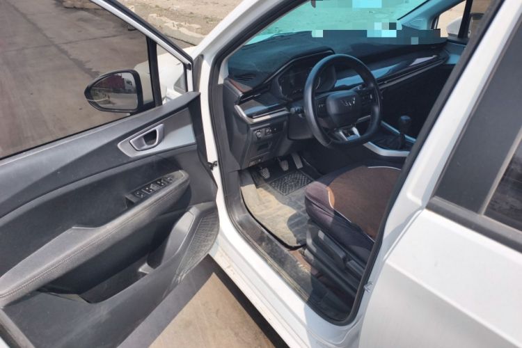 Used Wuling Jiachen 2022 1.5L Manual Enjoyment Elite Model
