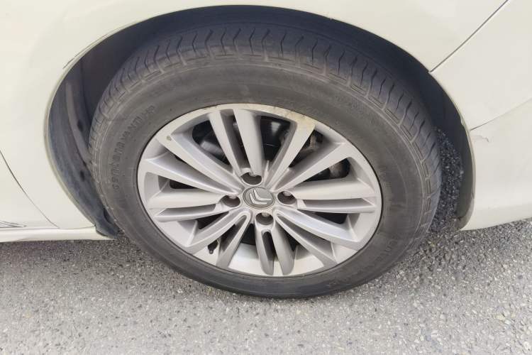 Used Citroen C4L 2013 1.8L Automatic Enjoyment Edition Right Front Wheel Hub