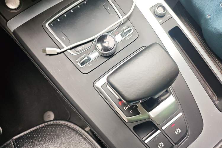Used Audi Q5L 2018 40 TFSI Prestige Fashion Edition China V Gear Lever