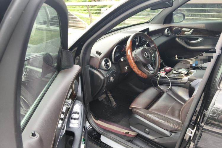 Used Mercedes-Benz GLC 2017 GLC 260 4MATIC Luxury Model Driver Seat