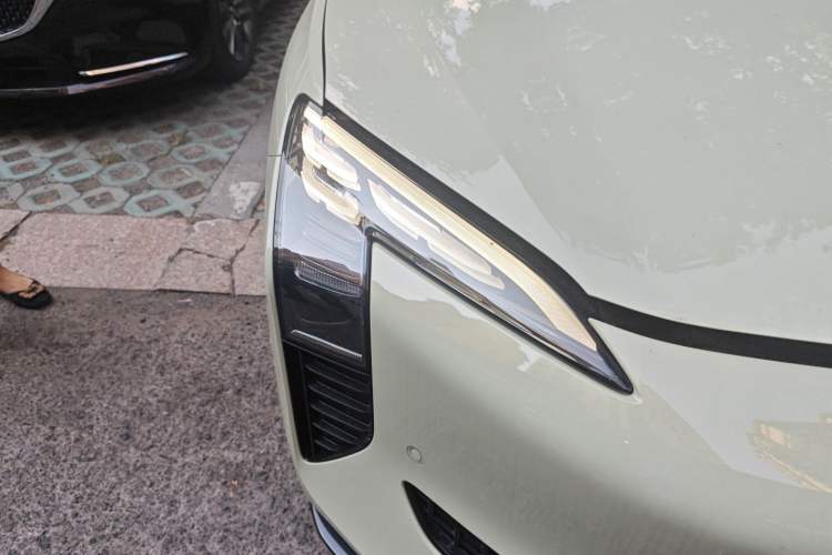 Used Hongqi EH7 2024 690 Pro Glory Edition
