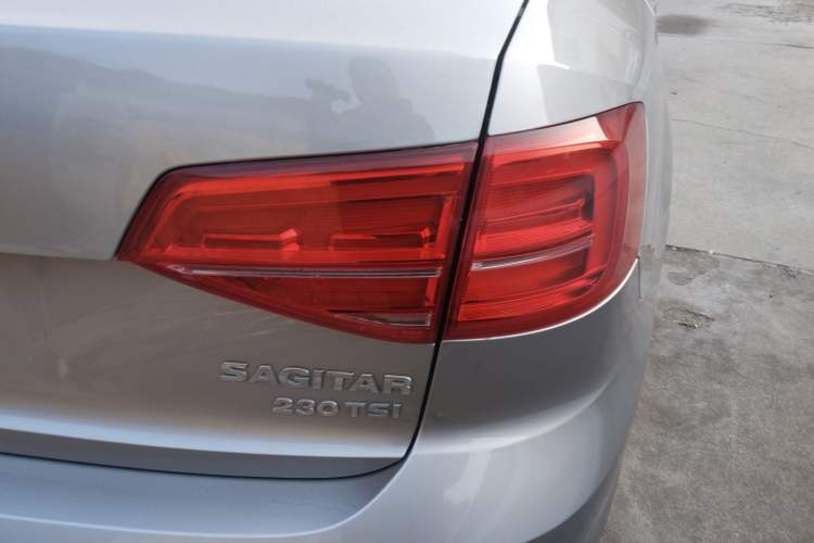 Used Volkswagen Sagitar 2016 230TSI 25th Anniversary Edition Exterior 6