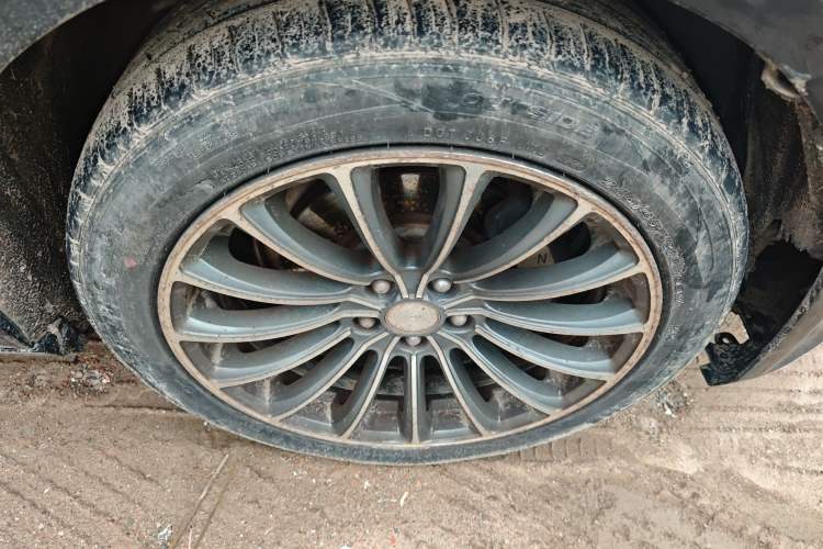 Used Zotye Z700 2016 1.8T Manual Luxury Model Right Front Wheel Hub