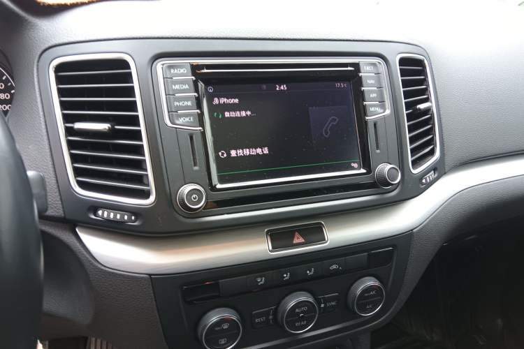 Used Volkswagen Sharan 2018 380TSI Comfort Edition 7-Seater Audio And AC Panel