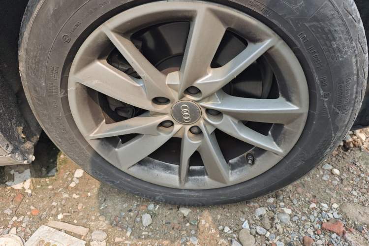Used Audi A4L 2017 40 TFSI Ambition Edition Right Front Wheel Hub