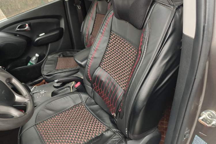 Used Hyundai ix35 2012 2.0L Automatic Two-Wheel Drive New Edition GL
